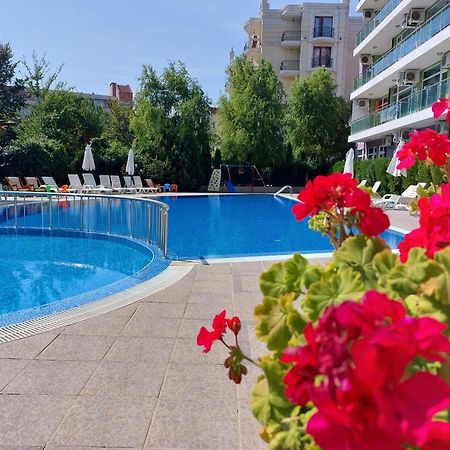 Family Apartments In Solmarin Слънчев бряг Екстериор снимка