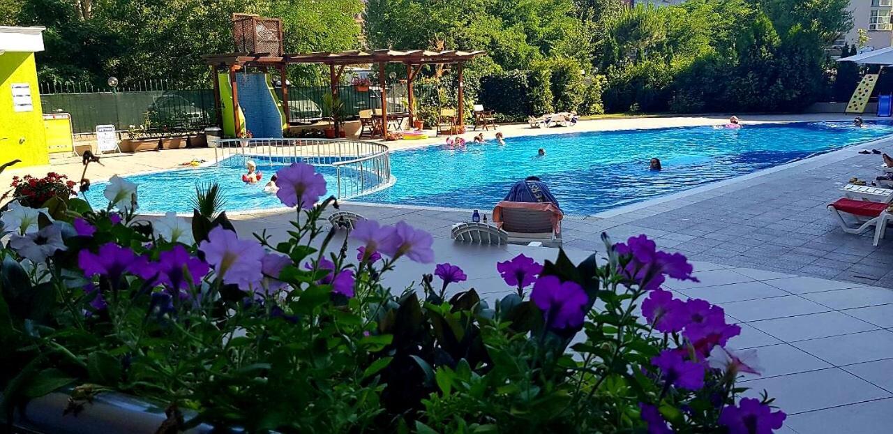 Family Apartments In Solmarin Слънчев бряг Екстериор снимка